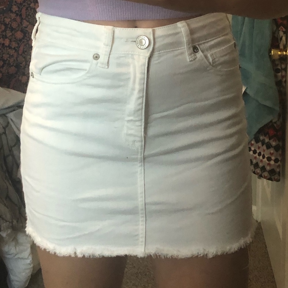 NWOT American Eagle white jean skirt - Picture 2 of 3